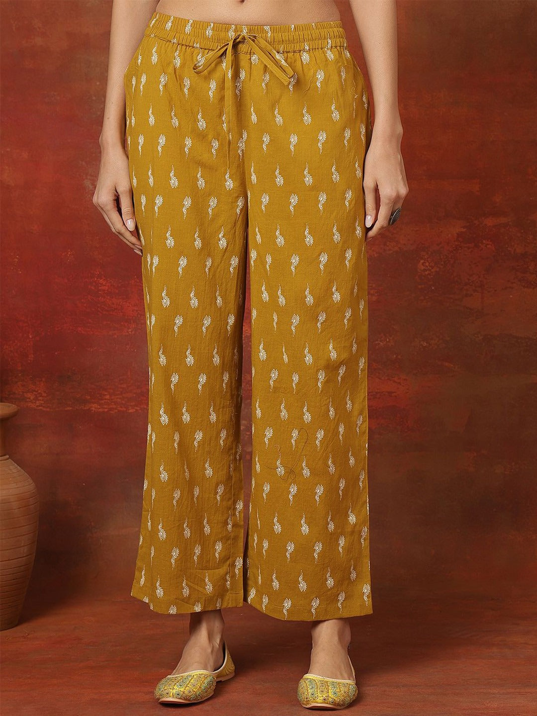 Women Floral Printed Tiered Kurta with Trousers & With Dupatta