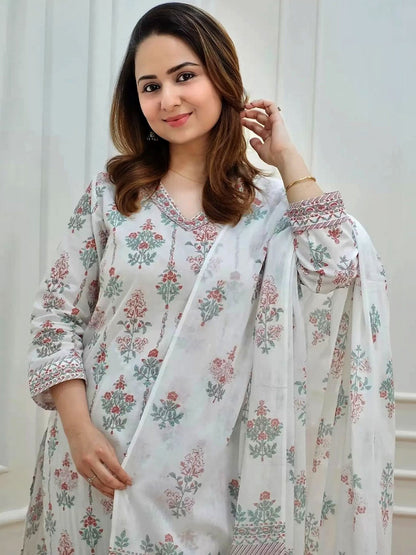 Women Floral Printed Regular Kurta with Trousers & With Dupatta