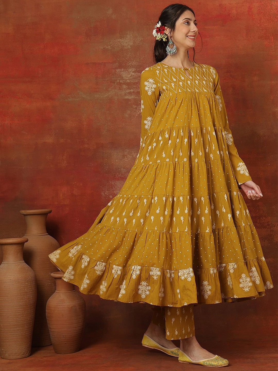 Women Floral Printed Tiered Kurta with Trousers & With Dupatta