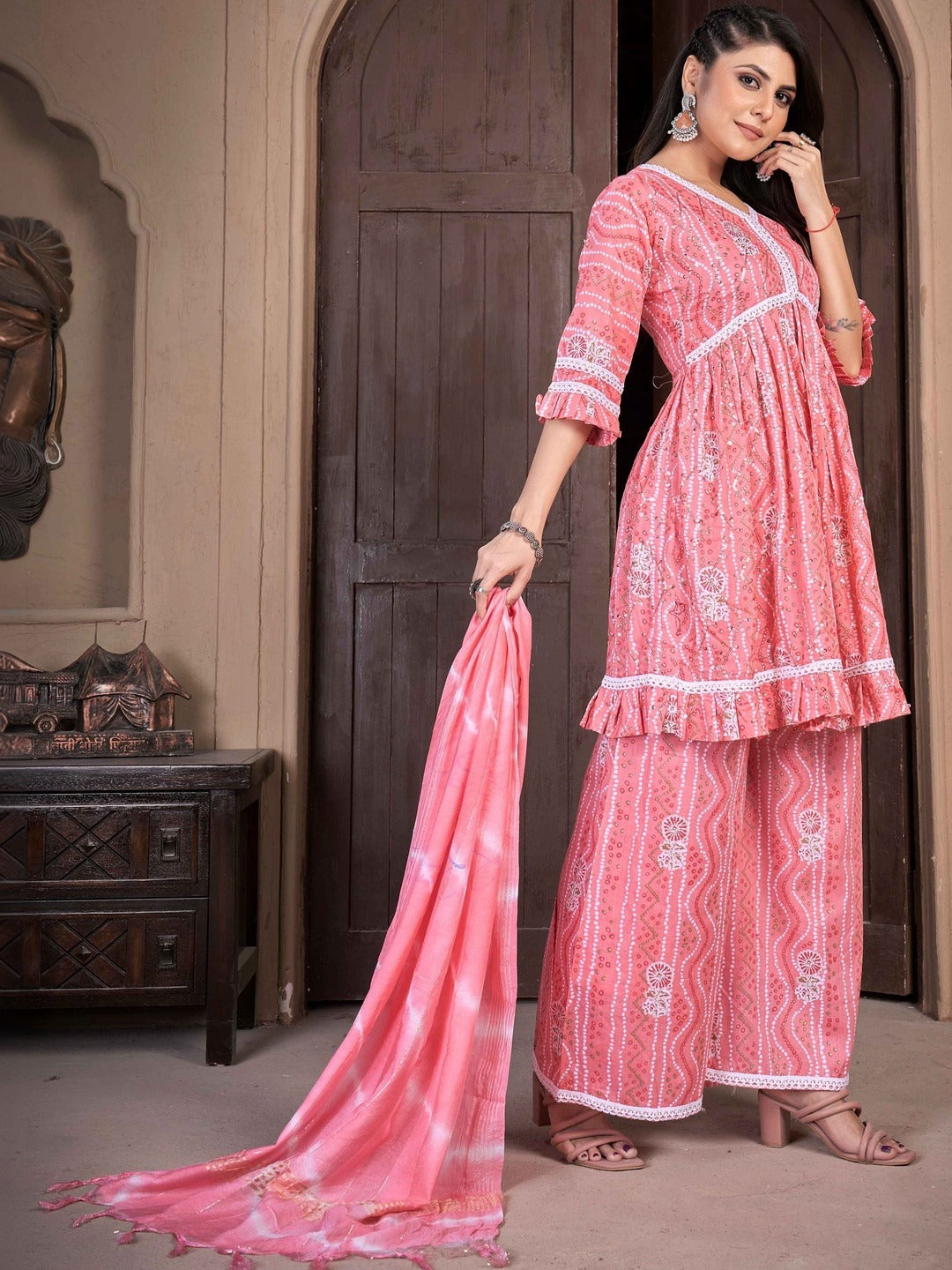 Women Printed Empire Thread Work Kurta with Palazzos & With Dupatta