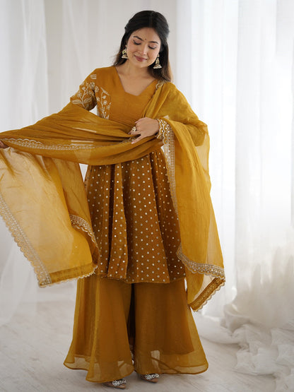 Women Kurta with Palazzos & Dupatta