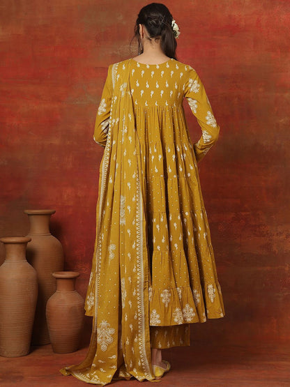 Women Floral Printed Tiered Kurta with Trousers & With Dupatta