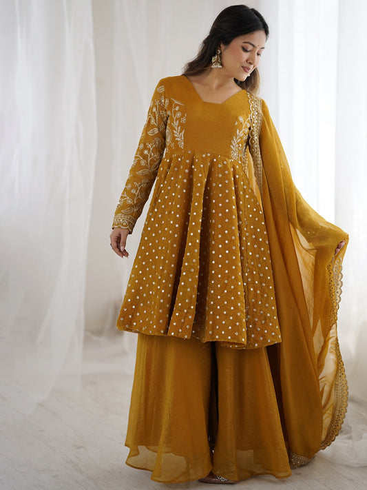 Women Kurta with Palazzos & Dupatta